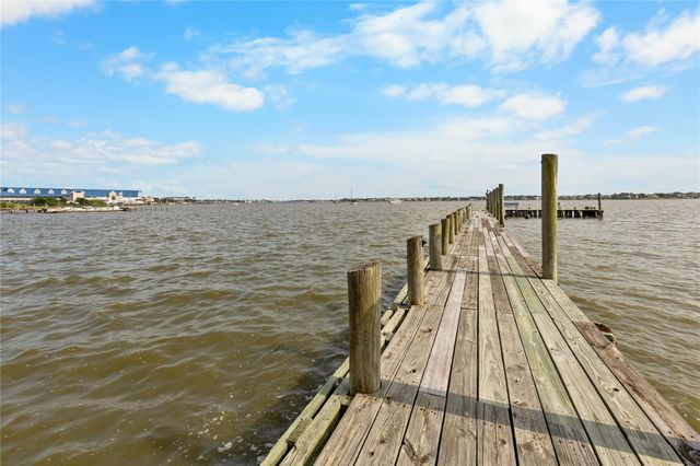 3663 Nasa Parkway 403, Seabrook, TX 77586