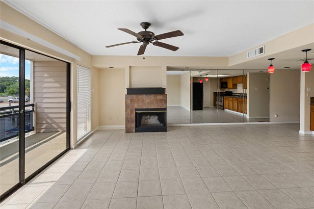 3663 Nasa Parkway 403, Seabrook, TX 77586