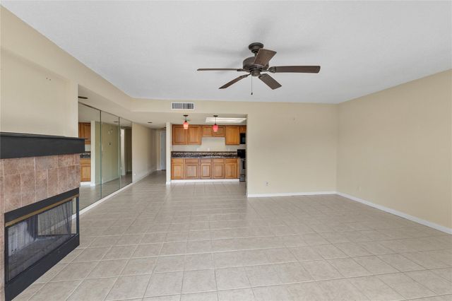3663 Nasa Parkway 403, Seabrook, TX 77586