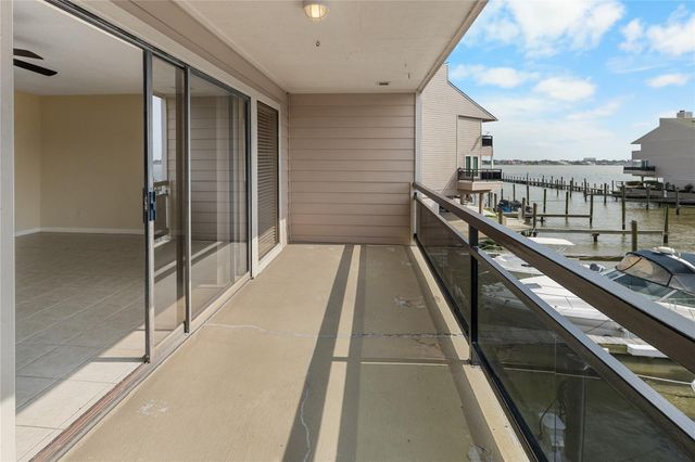 3663 Nasa Parkway 403, Seabrook, TX 77586