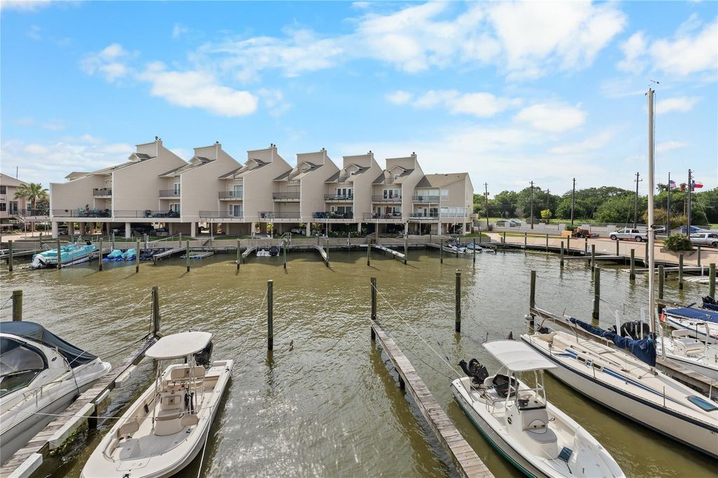 3663 Nasa Parkway 403, Seabrook, TX 77586