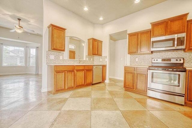 2001 CECIL ST, Columbia, MO 65201