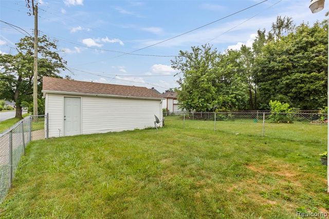 18514 Schaefer Highway, Detroit, MI 48235