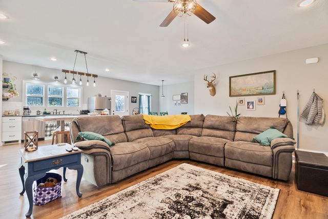 1875 Lake Ranch Road, Kissee Mills, MO 65680