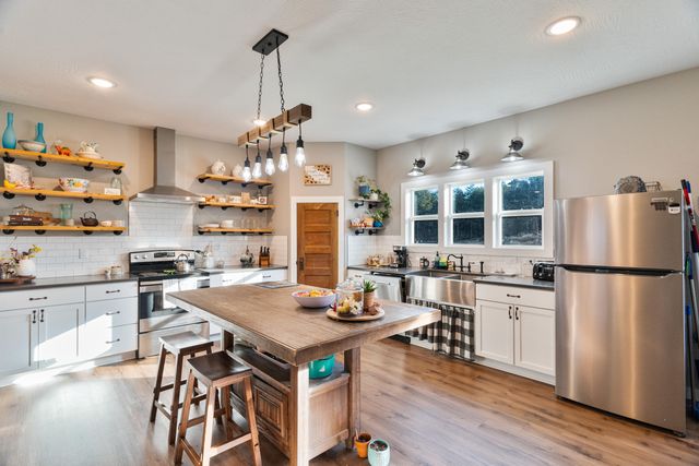 1875 Lake Ranch Road, Kissee Mills, MO 65680