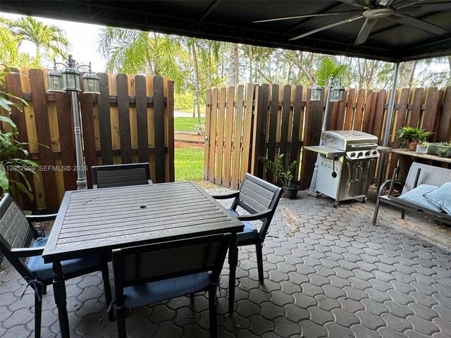 7423 NW 182nd St 7423, Hialeah, FL 33015