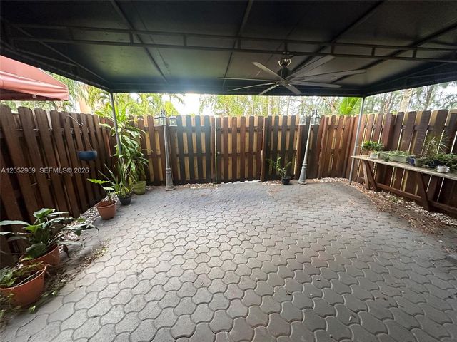 7423 NW 182nd St 7423, Hialeah, FL 33015