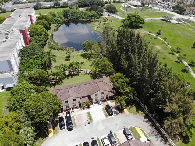 7423 NW 182nd St 7423, Hialeah, FL 33015