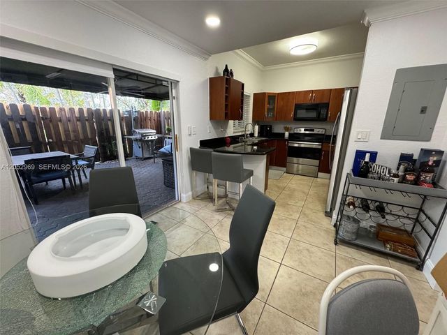 7423 NW 182nd St 7423, Hialeah, FL 33015