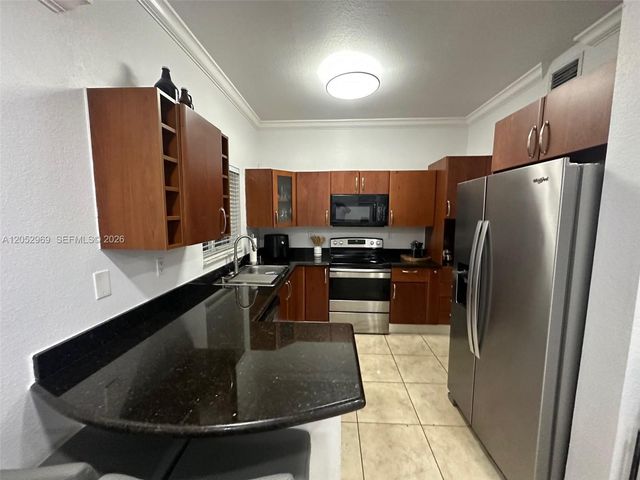 7423 NW 182nd St 7423, Hialeah, FL 33015