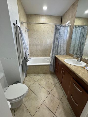 7423 NW 182nd St 7423, Hialeah, FL 33015