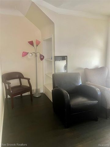 15518 Meyers Road, Detroit, MI 48227