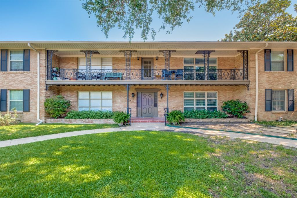 6131 Bandera Avenue A, Dallas, TX 75225