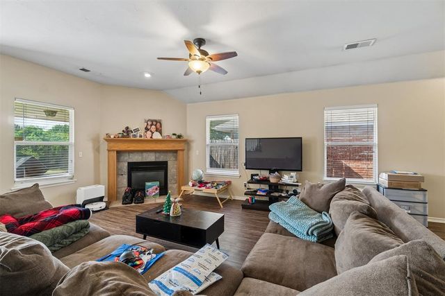 17409 Gold Drive, Edmond, OK 73012