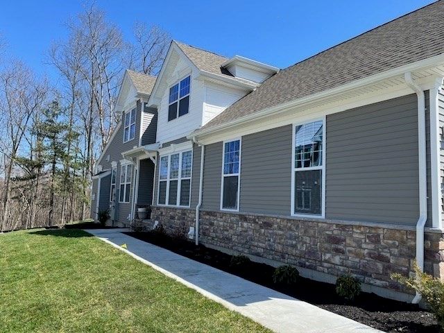 127 Phoebe 127, Methuen, MA 01844