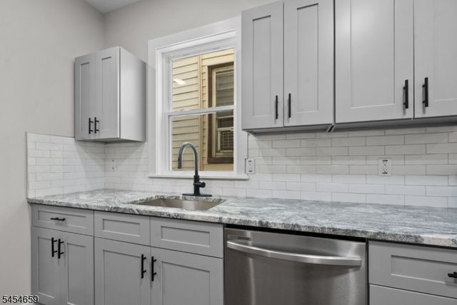 125 Park Ave, Newark City, NJ 07104