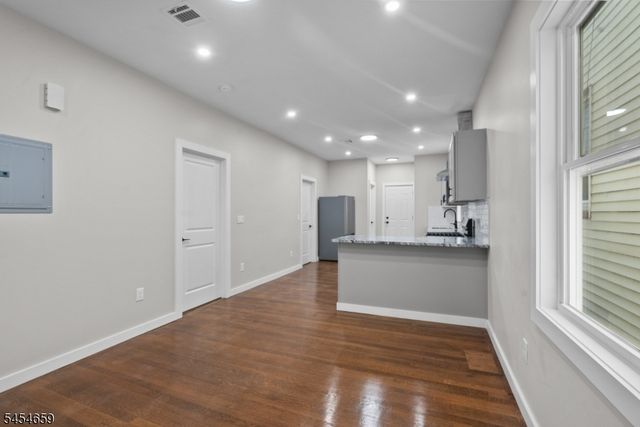125 Park Ave, Newark City, NJ 07104