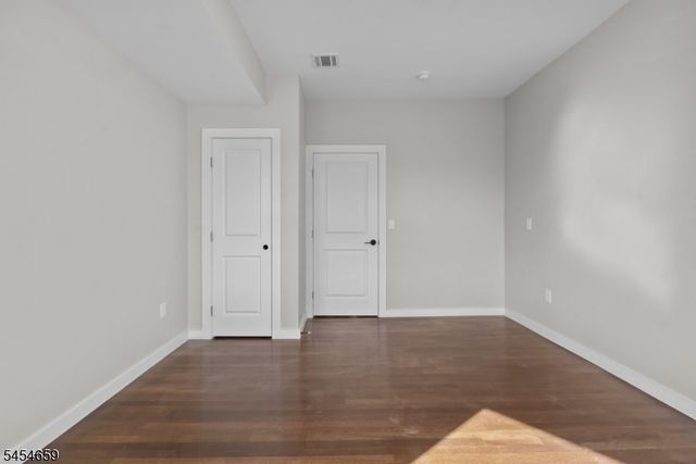 125 Park Ave, Newark City, NJ 07104