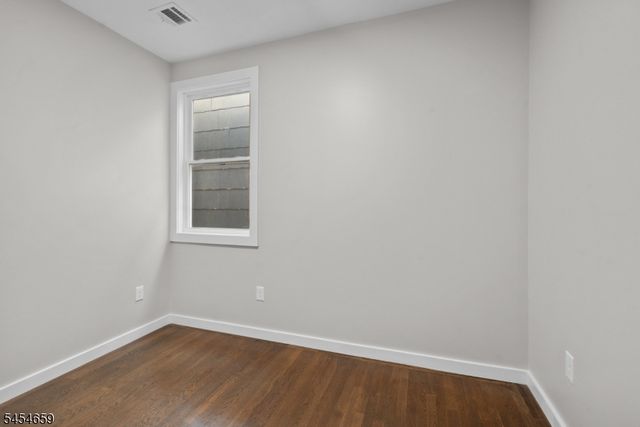 125 Park Ave, Newark City, NJ 07104