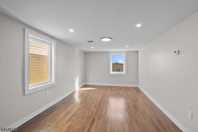 125 Park Ave, Newark City, NJ 07104