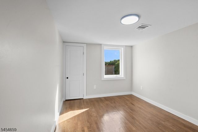125 Park Ave, Newark City, NJ 07104