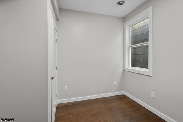 125 Park Ave, Newark City, NJ 07104