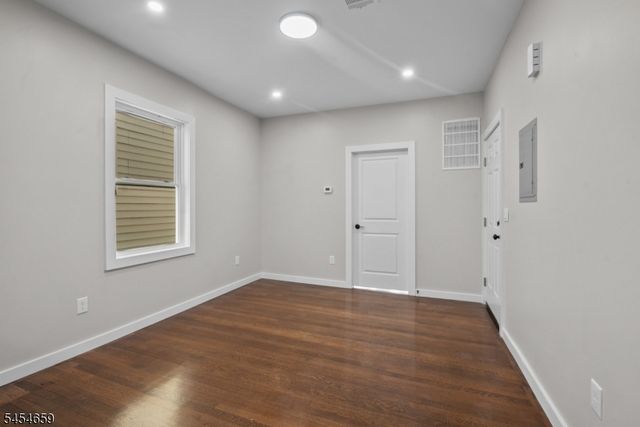 125 Park Ave, Newark City, NJ 07104