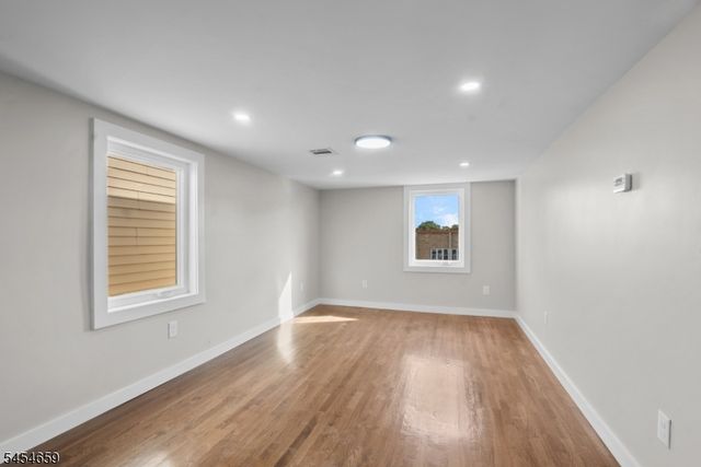 125 Park Ave, Newark City, NJ 07104