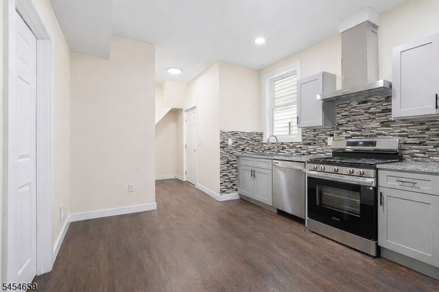 125 Park Ave, Newark City, NJ 07104