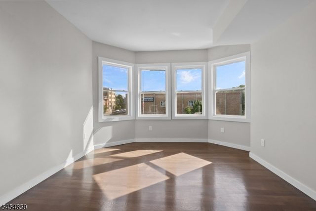 125 Park Ave, Newark City, NJ 07104