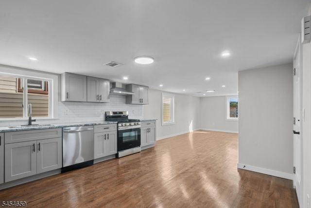125 Park Ave, Newark City, NJ 07104