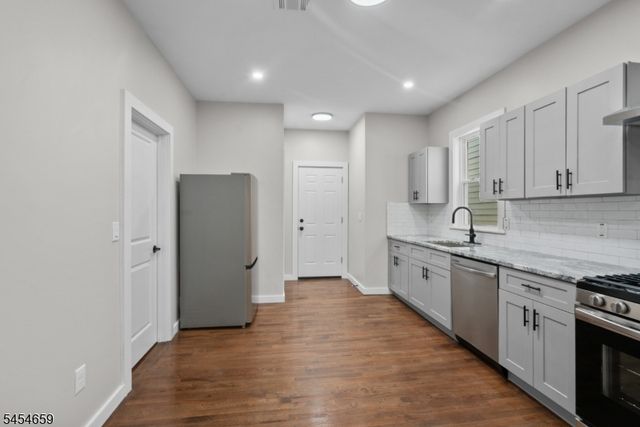 125 Park Ave, Newark City, NJ 07104