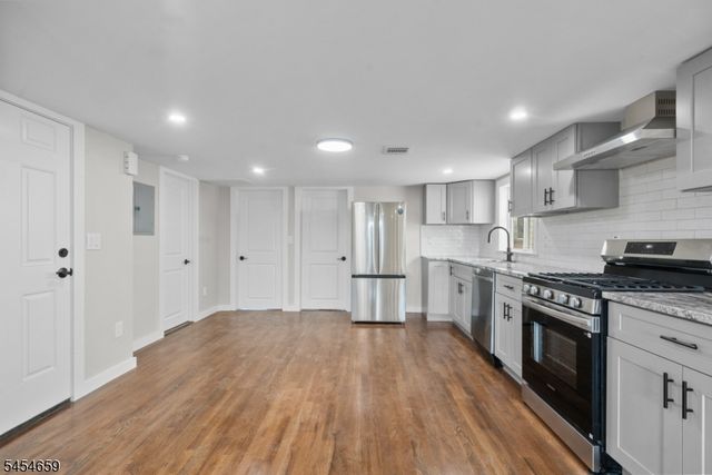 125 Park Ave, Newark City, NJ 07104