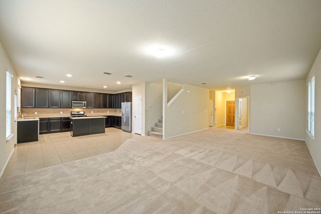2415 CAMBERLY VW, Converse, TX 78109
