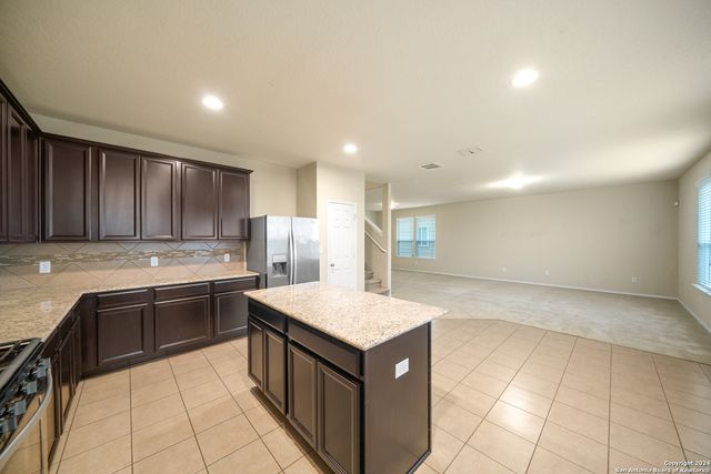 2415 CAMBERLY VW, Converse, TX 78109
