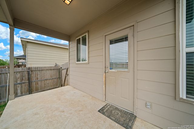 2415 CAMBERLY VW, Converse, TX 78109