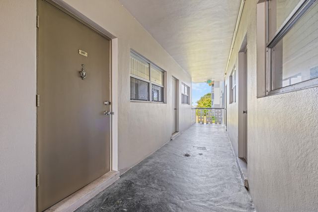 941 Crystal Lake Drive 207, Deerfield Beach, FL 33064