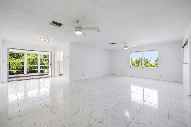 941 Crystal Lake Drive 207, Deerfield Beach, FL 33064