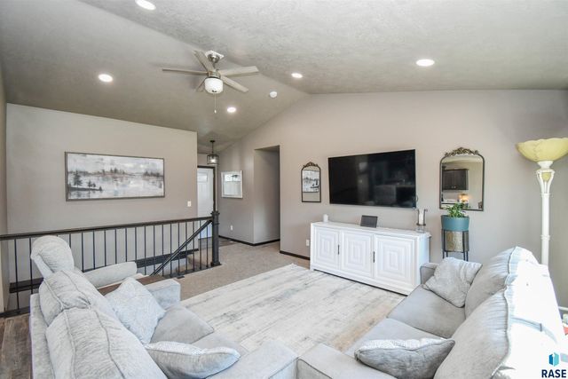3509 E Brewster St Street, Sioux Falls, SD 57108