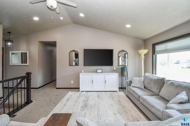 3509 E Brewster St Street, Sioux Falls, SD 57108