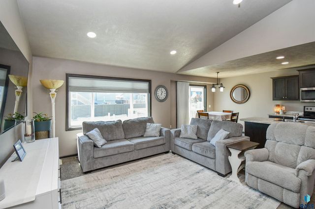 3509 E Brewster St Street, Sioux Falls, SD 57108
