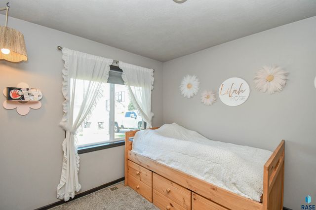 3509 E Brewster St Street, Sioux Falls, SD 57108