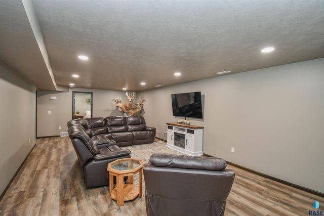 3509 E Brewster St Street, Sioux Falls, SD 57108