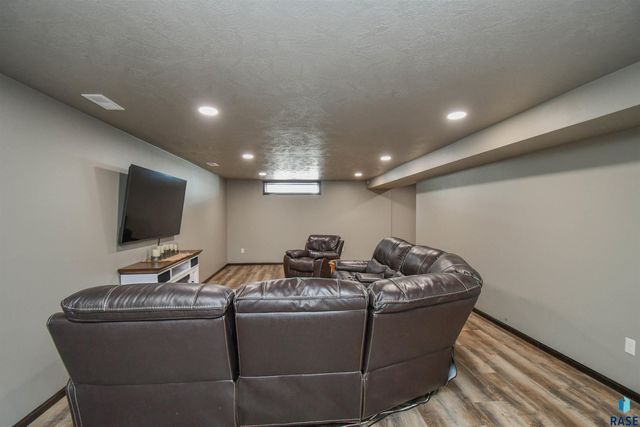 3509 E Brewster St Street, Sioux Falls, SD 57108