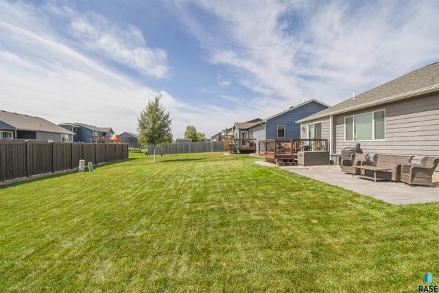 3509 E Brewster St Street, Sioux Falls, SD 57108