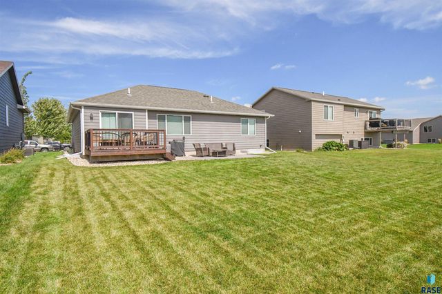 3509 E Brewster St Street, Sioux Falls, SD 57108