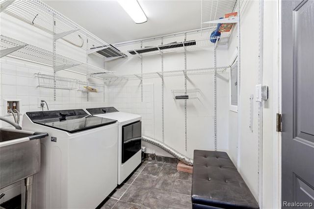 4602 Katherine Street, Dearborn Heights, MI 48125