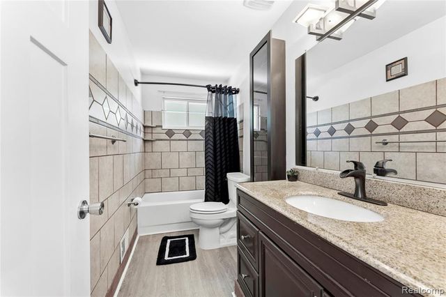 4602 Katherine Street, Dearborn Heights, MI 48125
