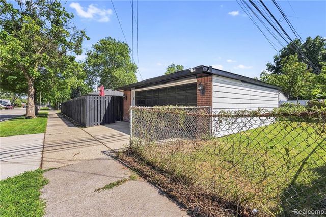 4602 Katherine Street, Dearborn Heights, MI 48125