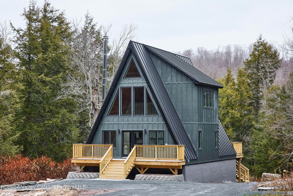 343 Dahlia Road, Livingston Manor, NY 12758